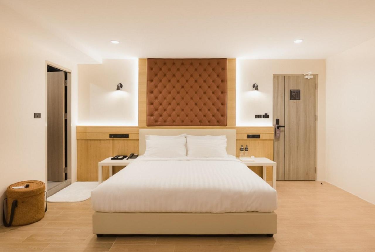 Heaven Boutique Hotel Бангкок Экстерьер фото